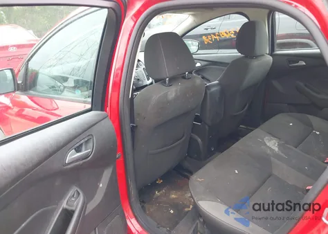 2014 Ford Focus Se z USA, uszkodzony, nr VIN 1FADP3F28EL217511